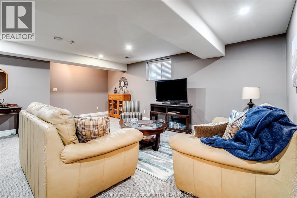 42 LANZ BOULEVARD Image 28