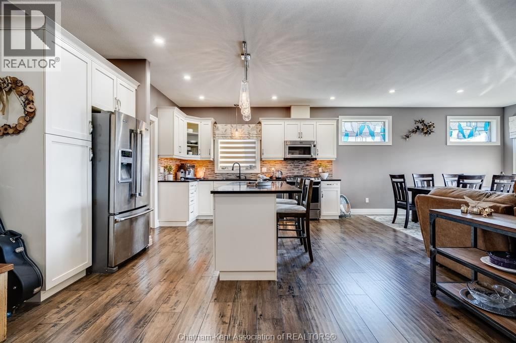 42 LANZ BOULEVARD Image 3