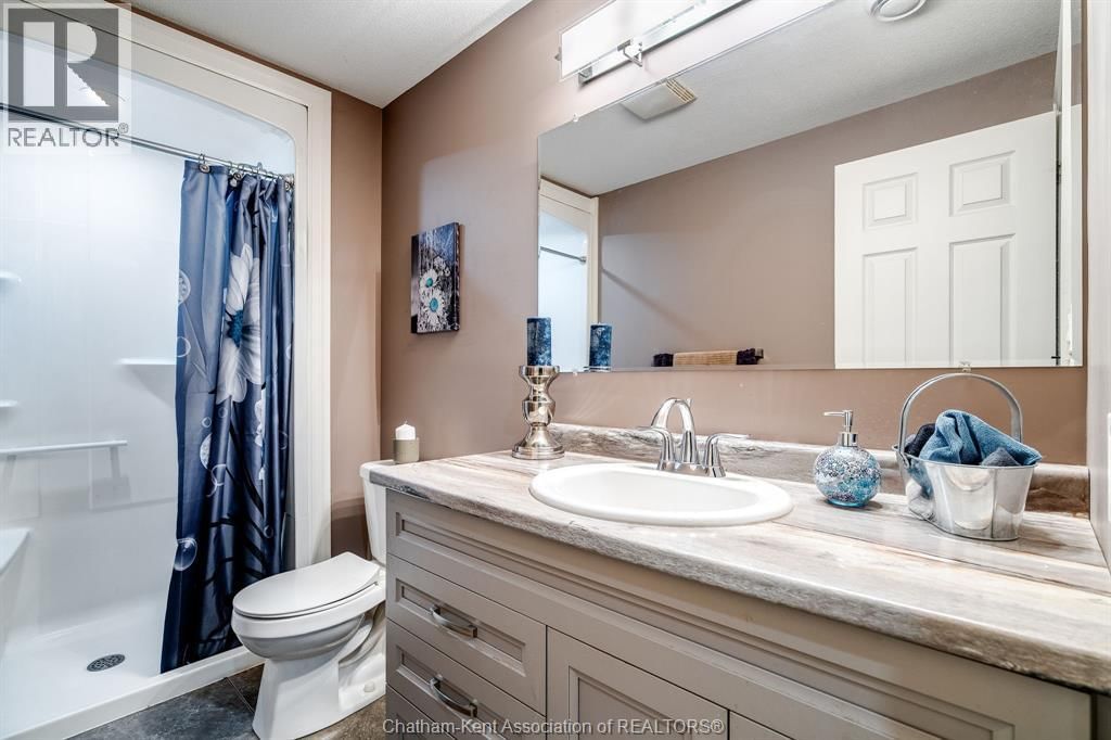 42 LANZ BOULEVARD Image 31