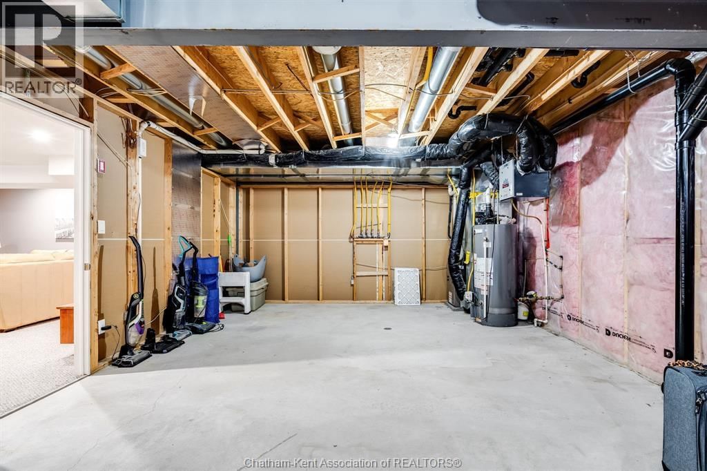 42 LANZ BOULEVARD Image 35