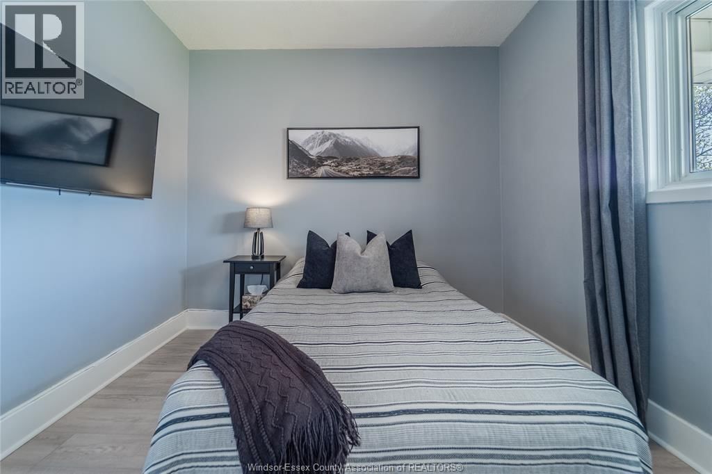 1594 TECUMSEH ROAD WEST Image 13