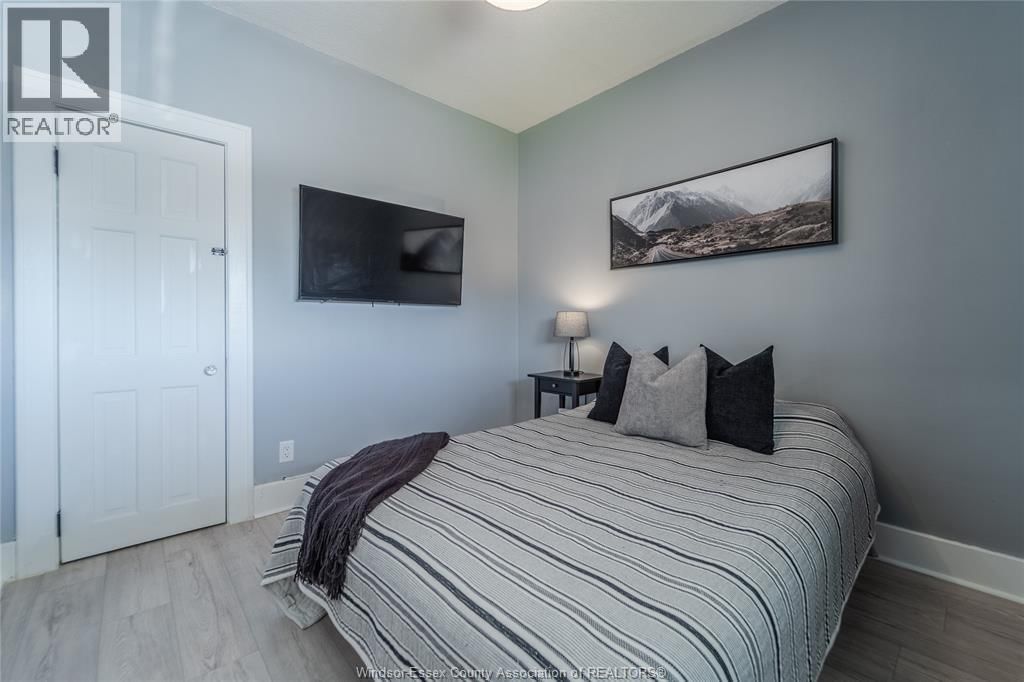 1594 TECUMSEH ROAD WEST Image 14