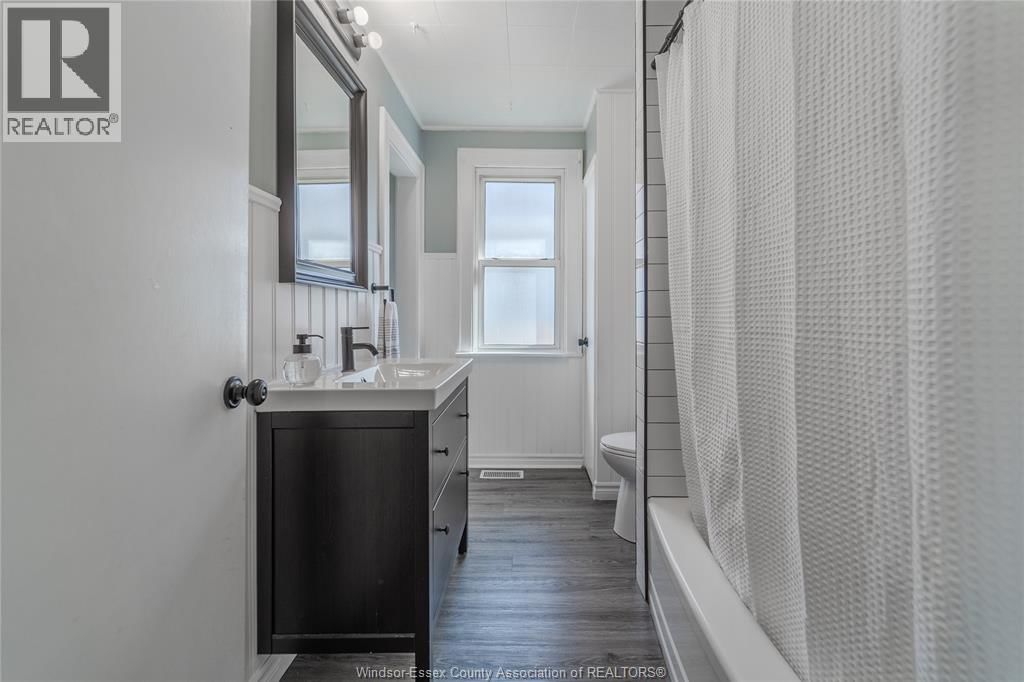 1594 TECUMSEH ROAD WEST Image 16