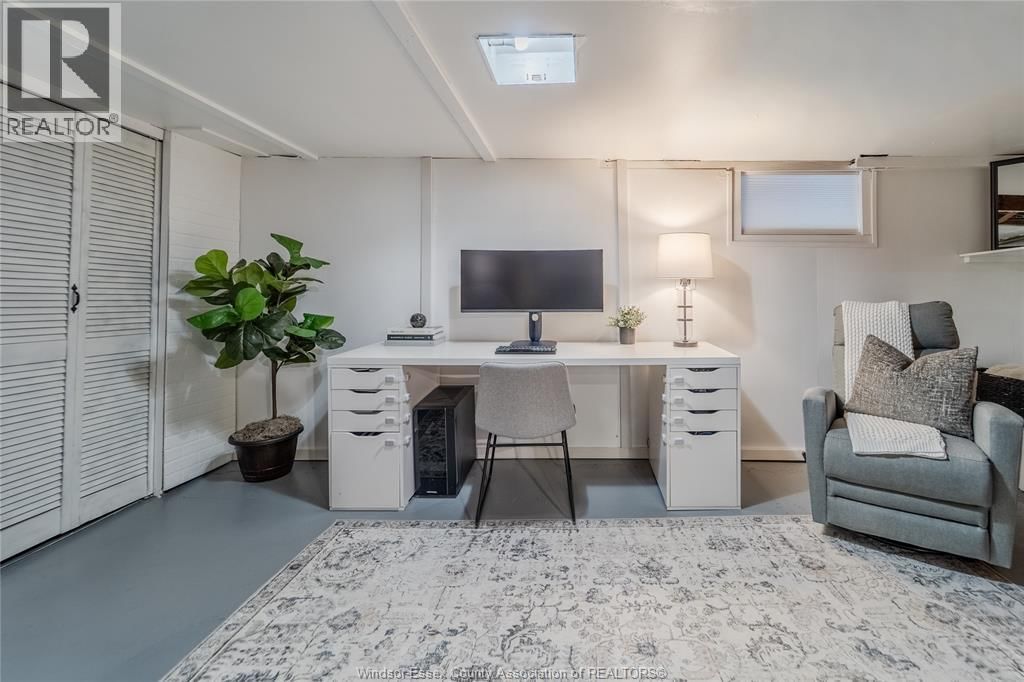 1594 TECUMSEH ROAD WEST Image 23