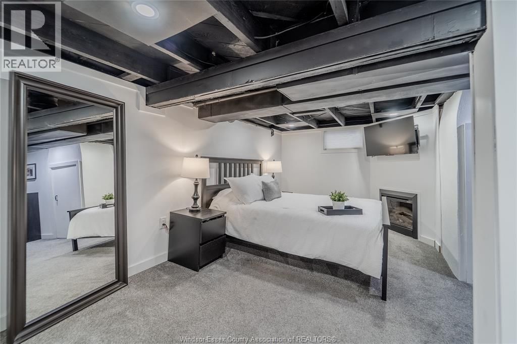 1594 TECUMSEH ROAD WEST Image 27