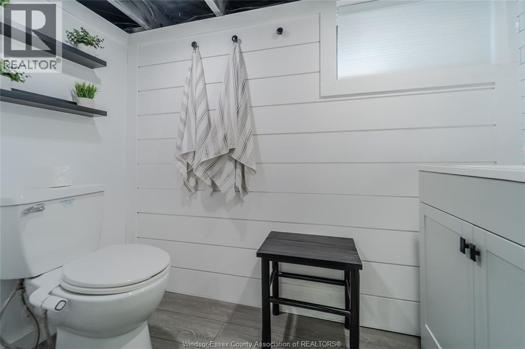 1594 TECUMSEH ROAD WEST Image 28