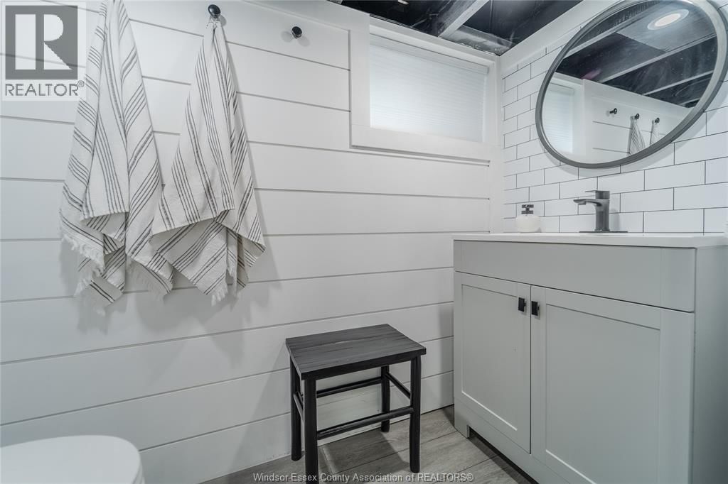 1594 TECUMSEH ROAD WEST Image 29