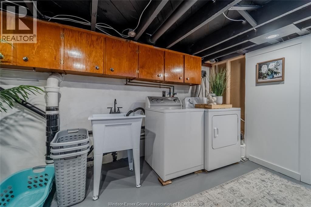 1594 TECUMSEH ROAD WEST Image 30