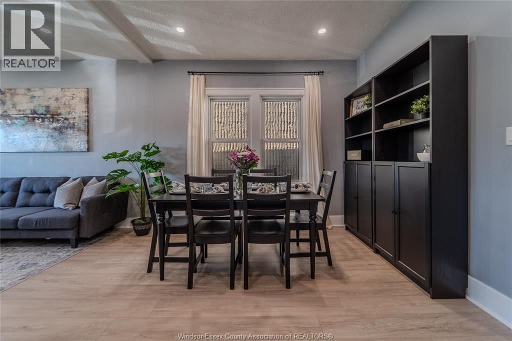 1594 TECUMSEH ROAD WEST Image 9