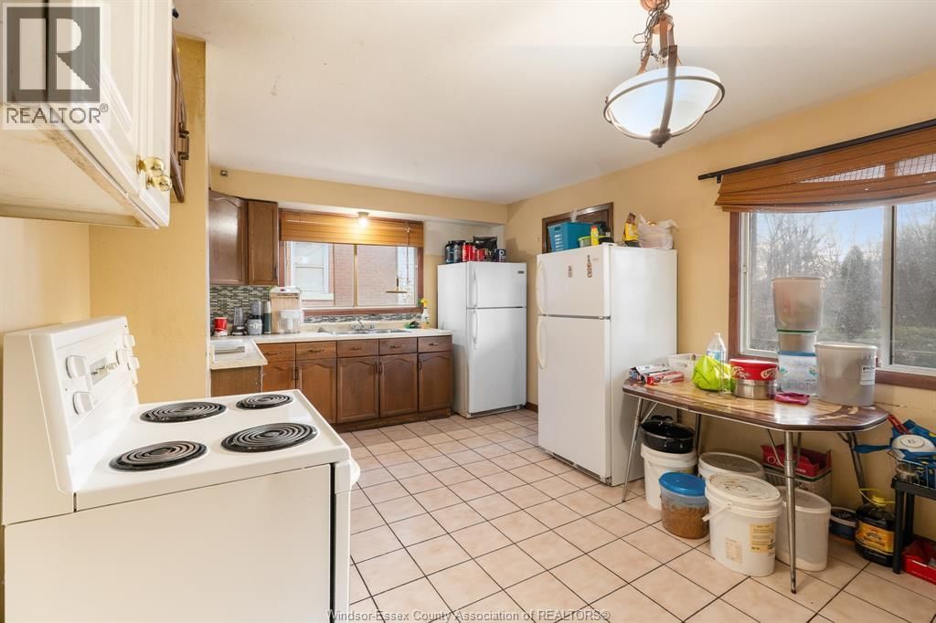 497 CARON AVENUE Image 10