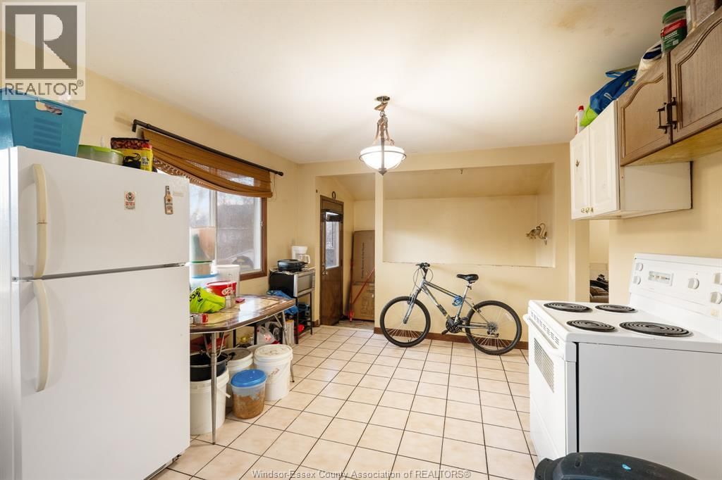 497 CARON AVENUE Image 11