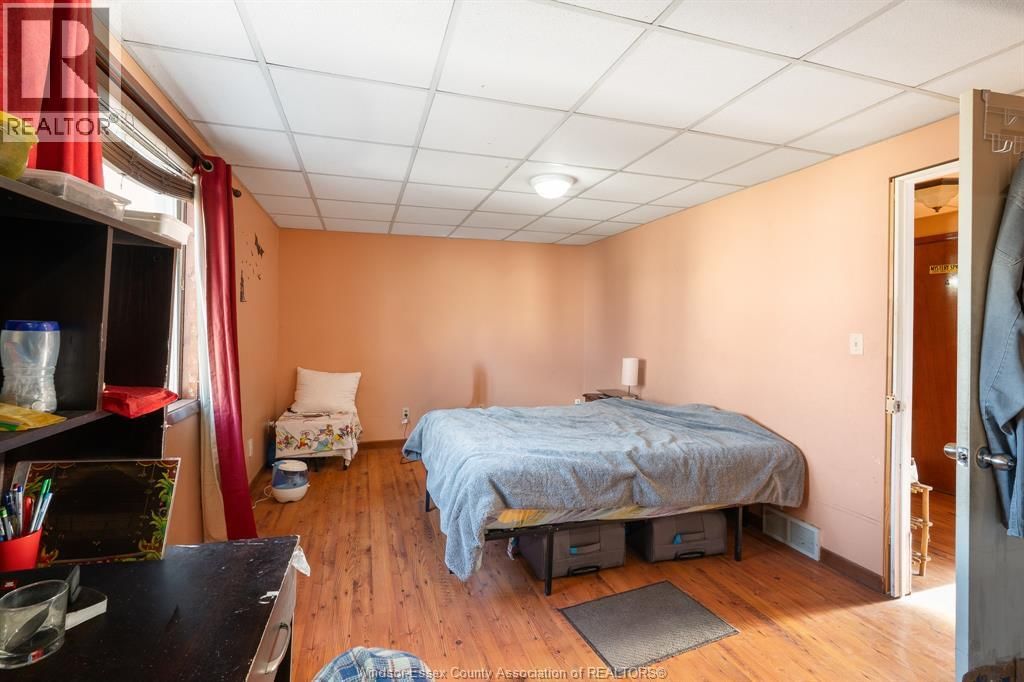 497 CARON AVENUE Image 13