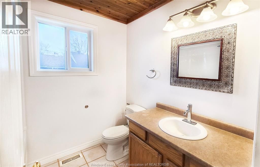 3908 BYNG ROAD Image 11