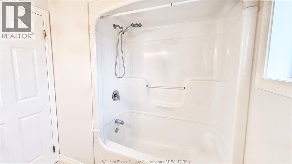 3908 BYNG ROAD Image 12