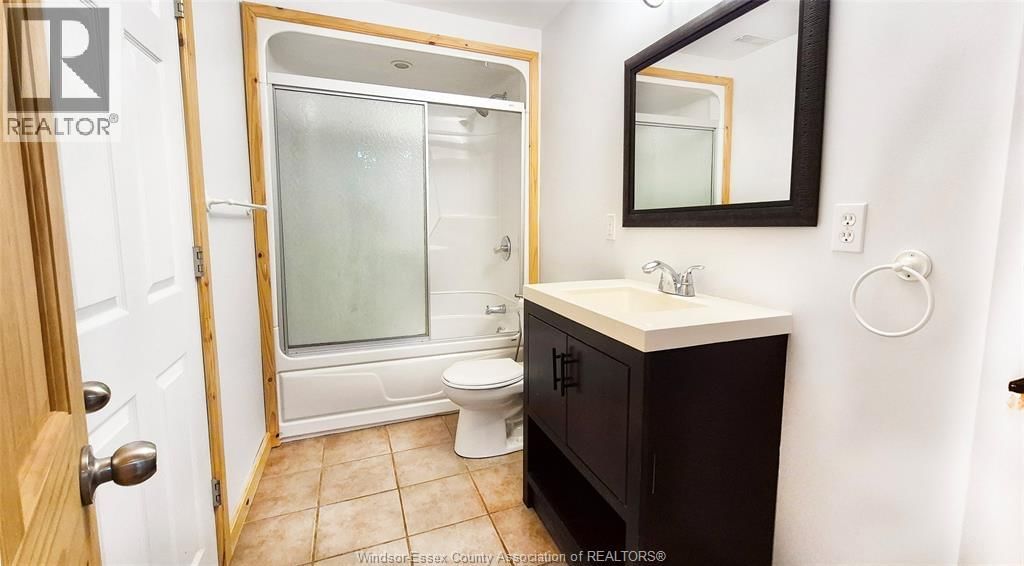 3908 BYNG ROAD Image 20