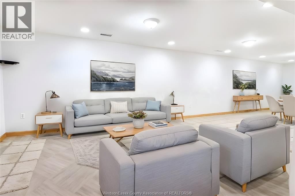 3908 BYNG ROAD Image 25