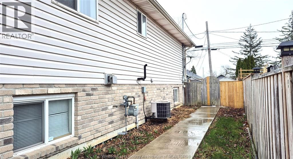 3908 BYNG ROAD Image 27