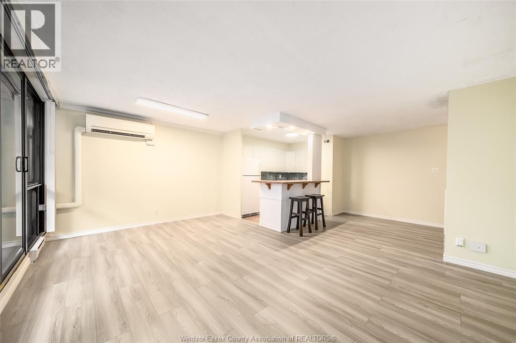 311 - 111 RIVERSIDE DRIVE EAST Image 11