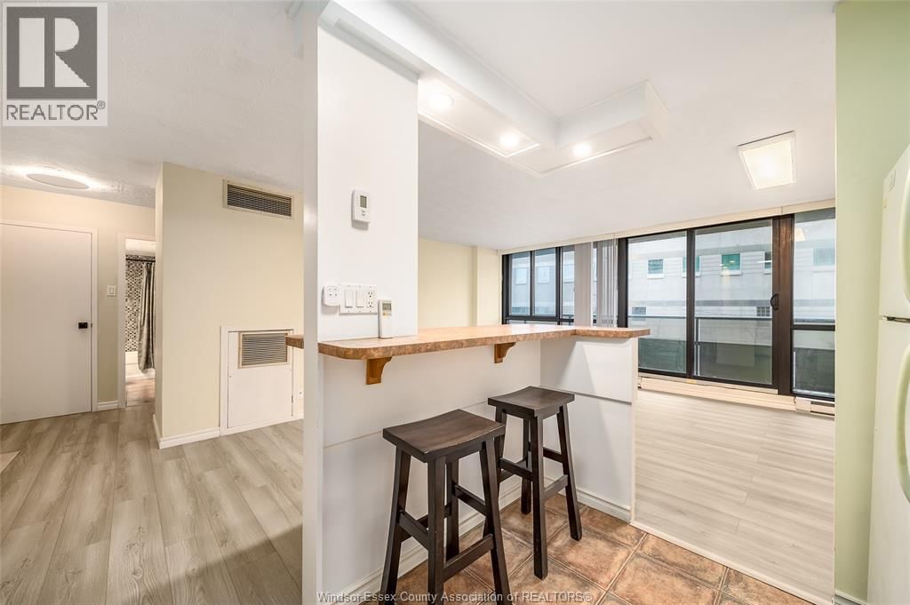 311 - 111 RIVERSIDE DRIVE EAST Image 17