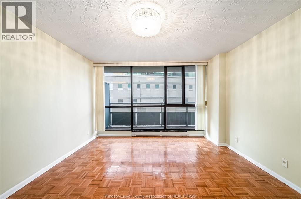 311 - 111 RIVERSIDE DRIVE EAST Image 24