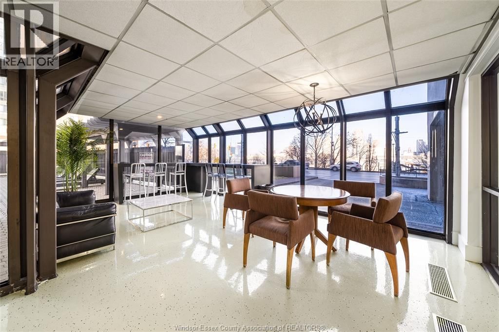 311 - 111 RIVERSIDE DRIVE EAST Image 31