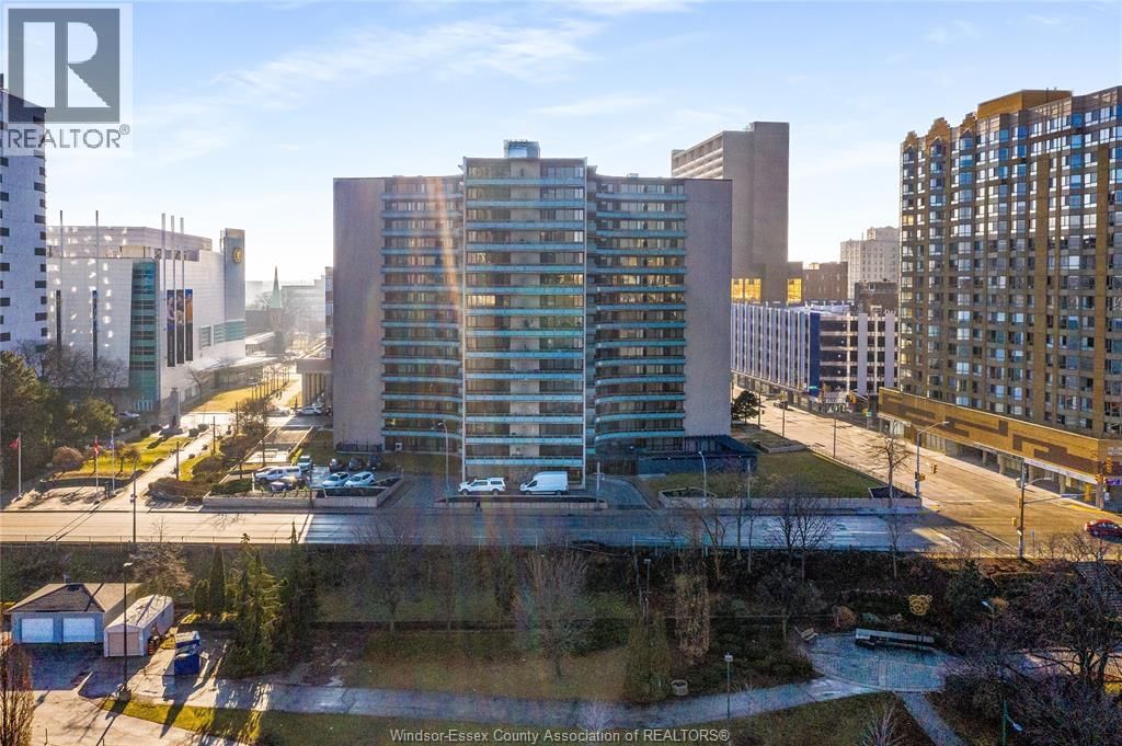 311 - 111 RIVERSIDE DRIVE EAST Image 42