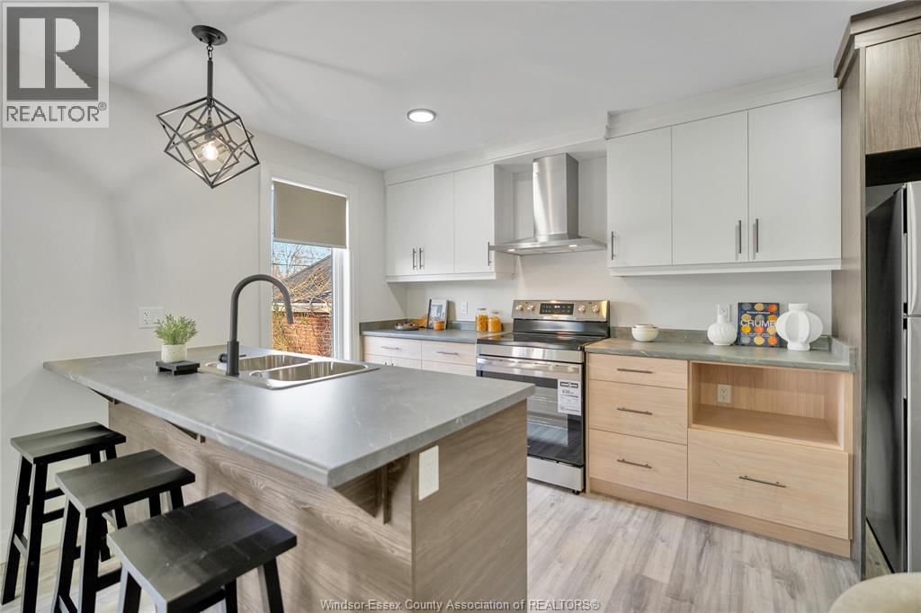 2 - 515 CARON Image 10