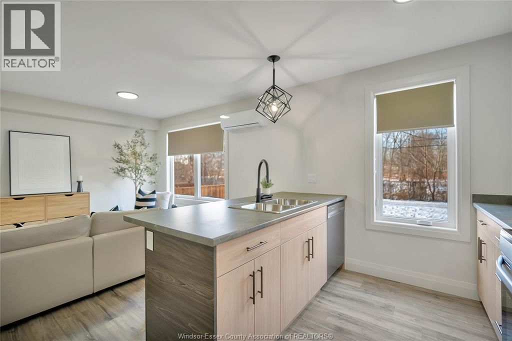 2 - 515 CARON Image 13