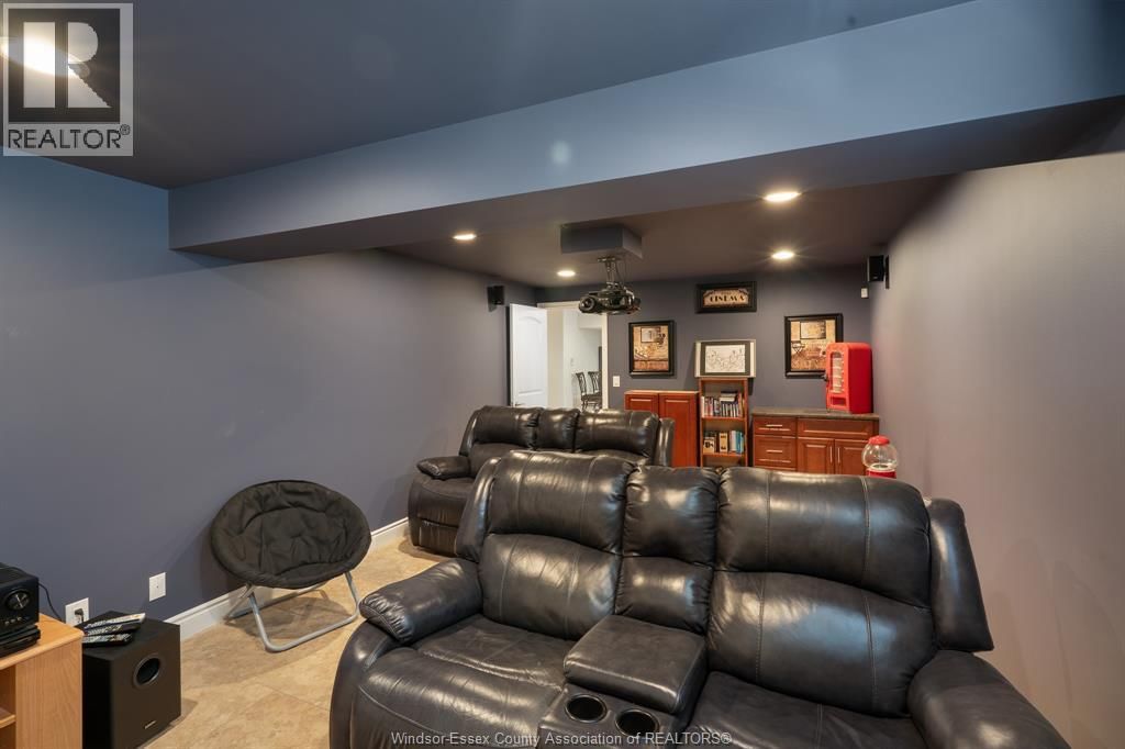 11933 MAISONNEUVE STREET Image 32