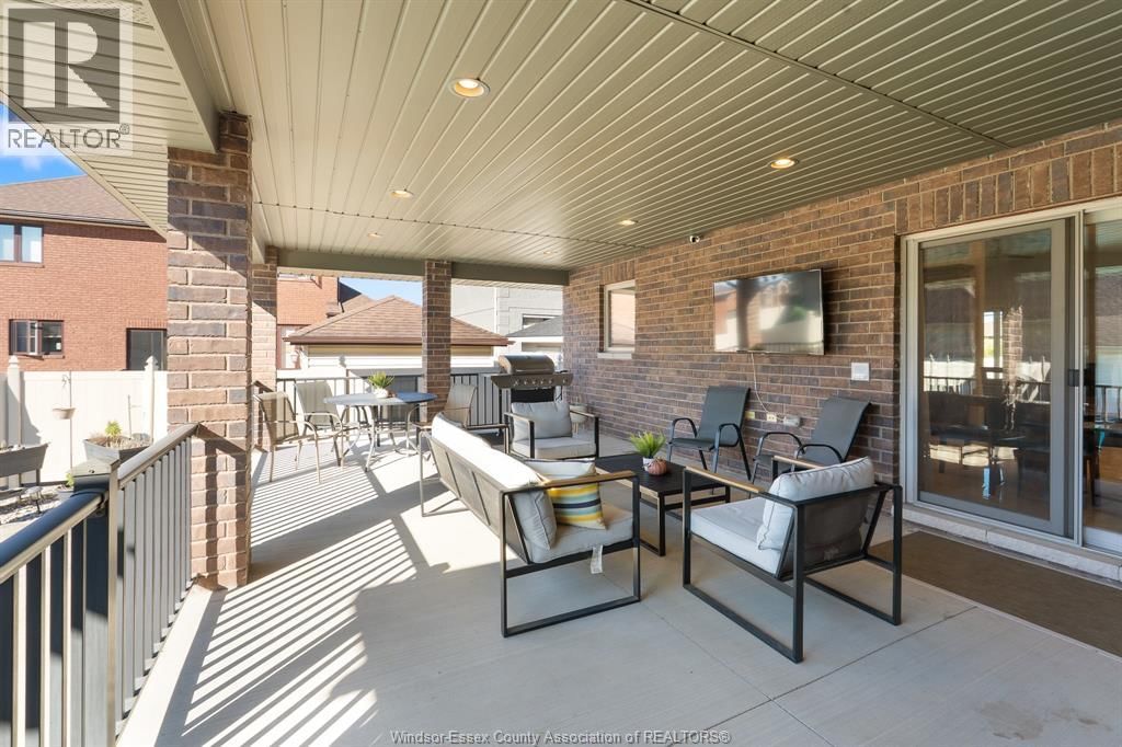 11933 MAISONNEUVE STREET Image 33