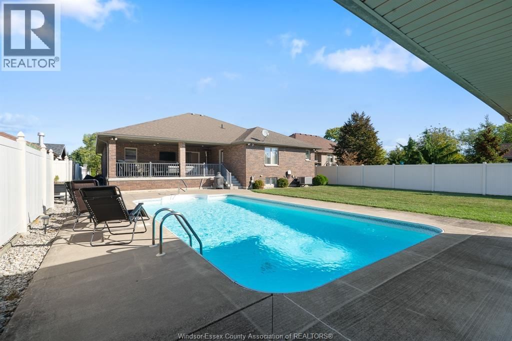 11933 MAISONNEUVE STREET Image 38