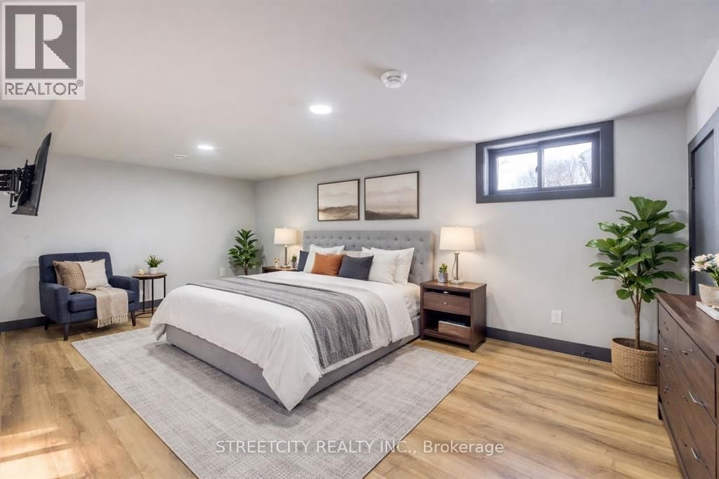 747 BROADWAY STREET Image 25