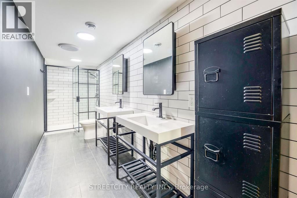 747 BROADWAY STREET Image 27