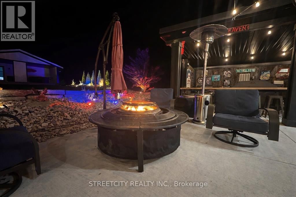 747 BROADWAY STREET Image 39