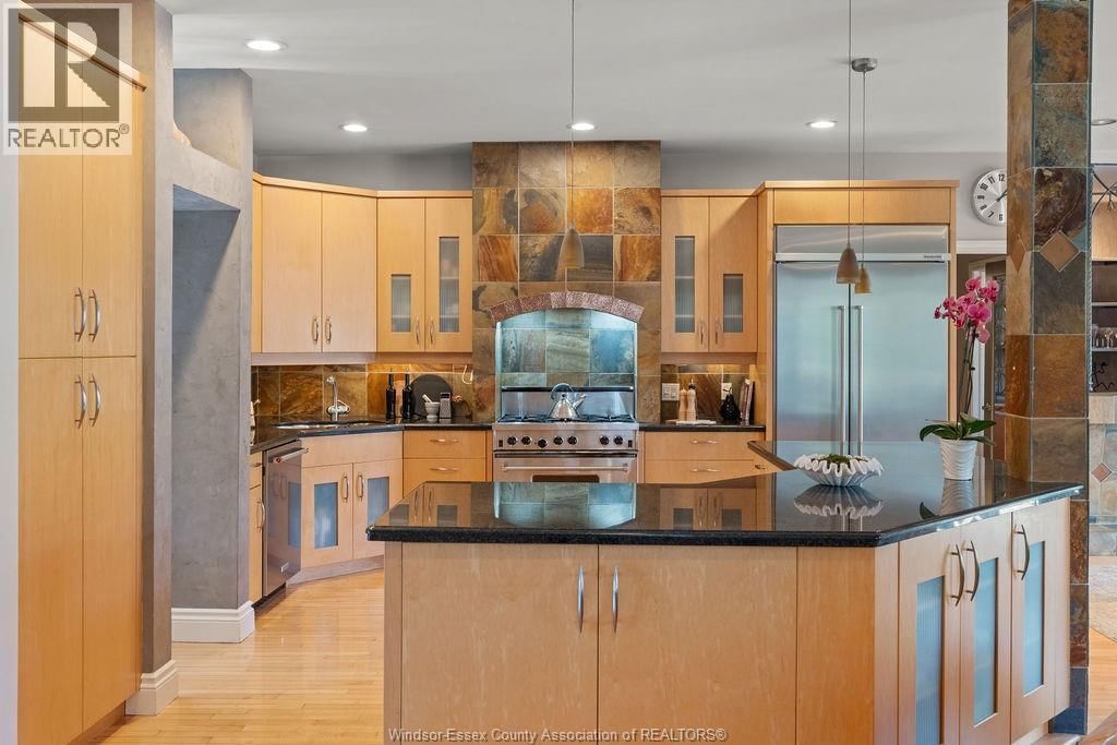 2240 SUZANNE STREET Image 12