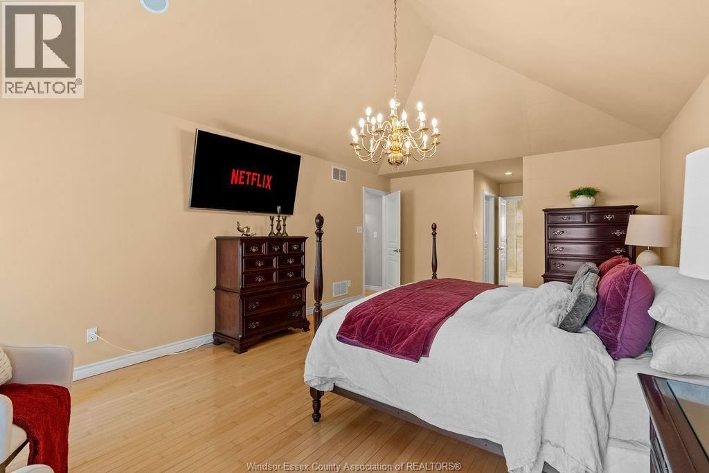 2240 SUZANNE STREET Image 29