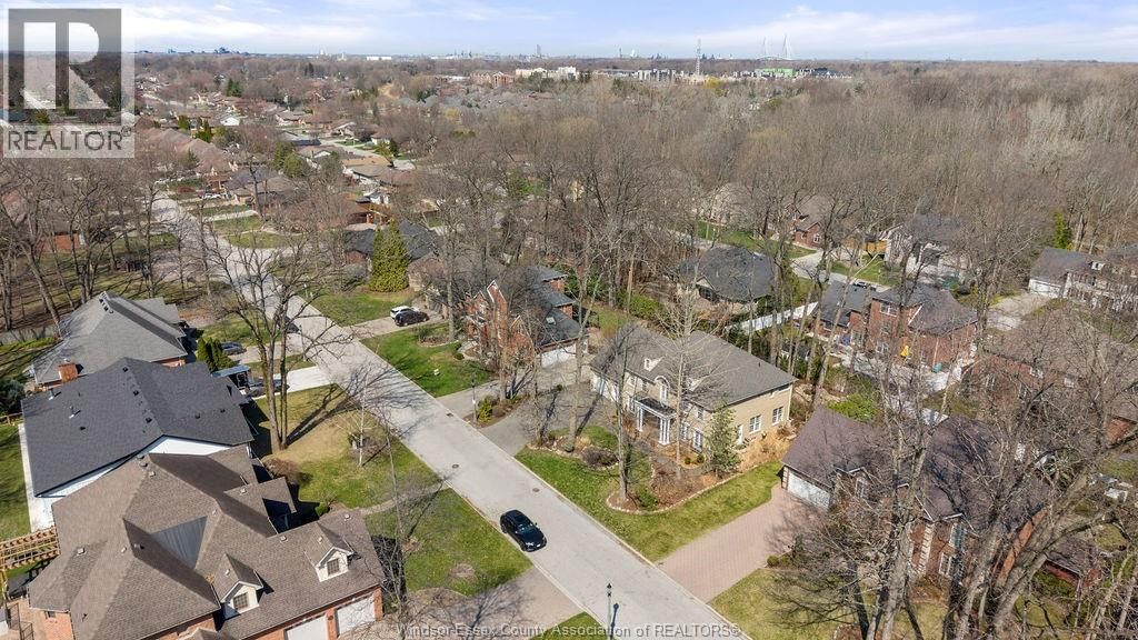 2240 SUZANNE STREET Image 47