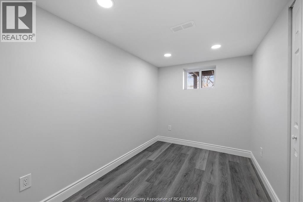 348 CAROLINE Image 20