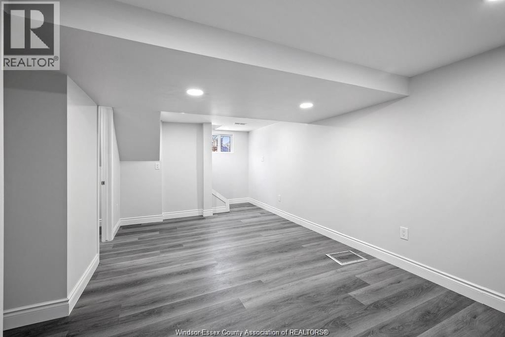 348 CAROLINE Image 21