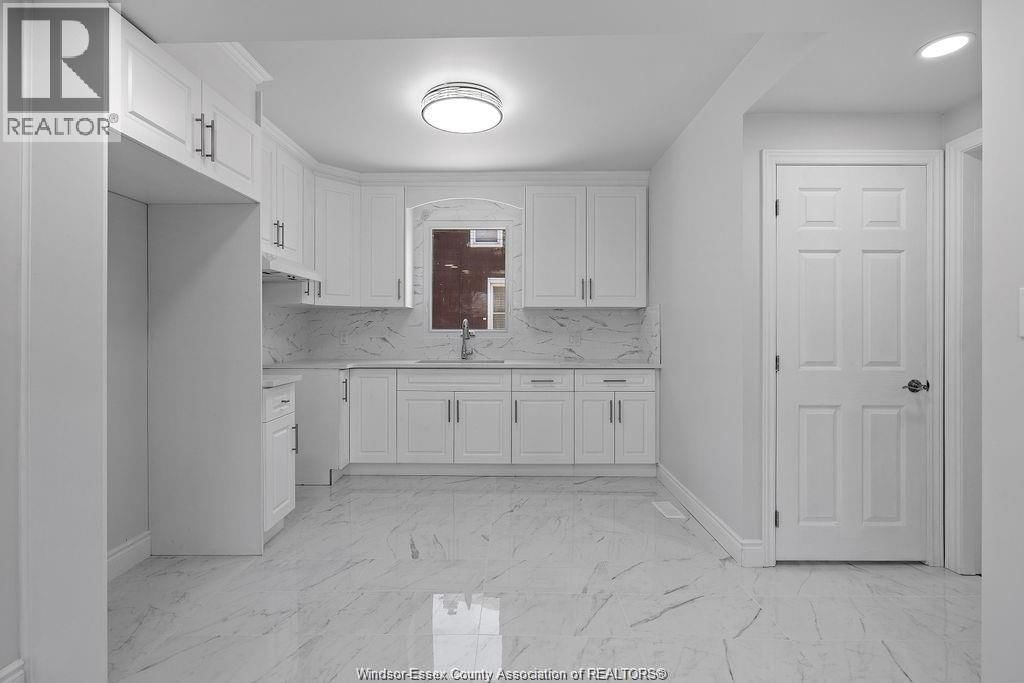 348 CAROLINE Image 9