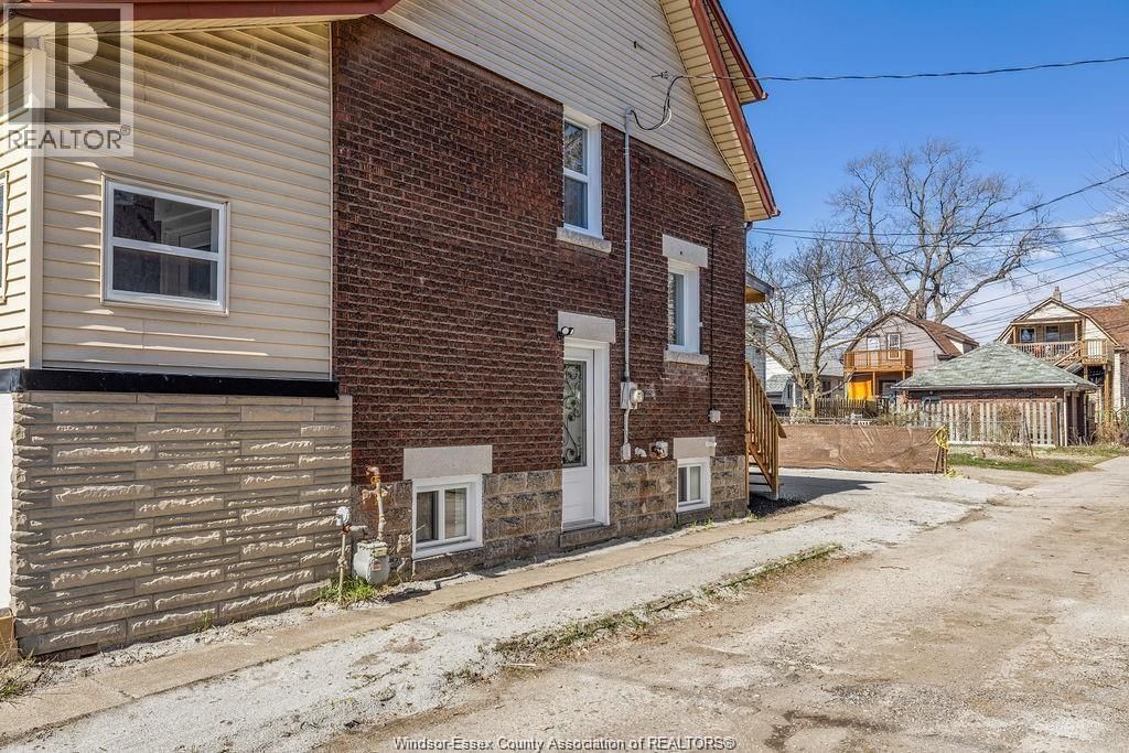 348 CAROLINE Image 18