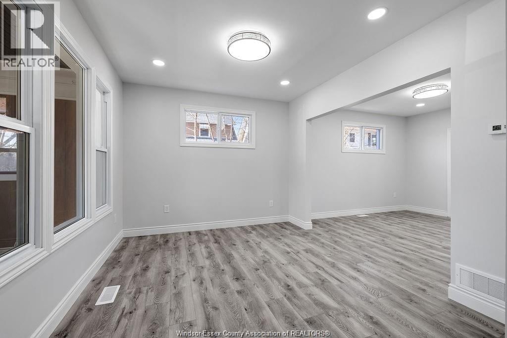 348 CAROLINE Image 6