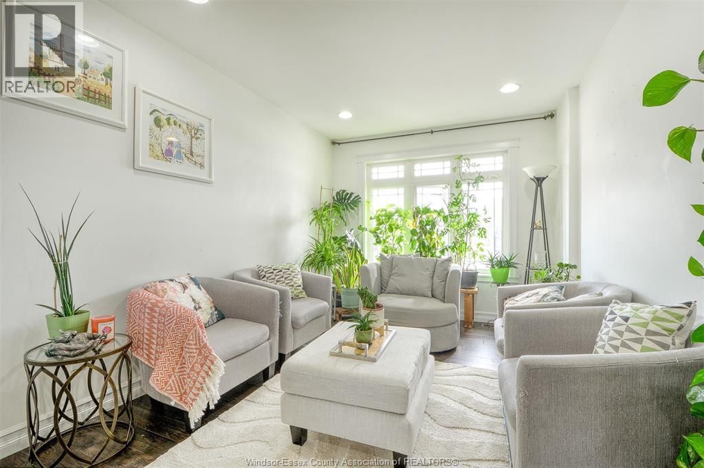 212 ADAMS AVENUE Image 10