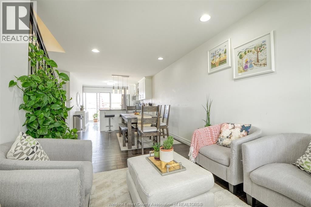 212 ADAMS AVENUE Image 11