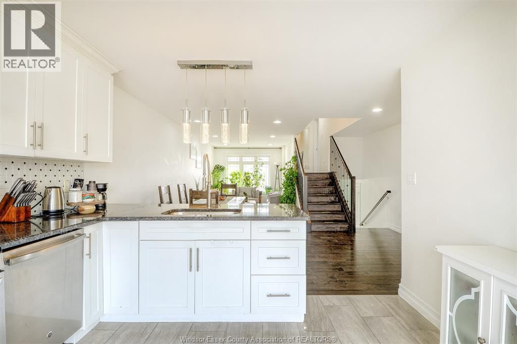 212 ADAMS AVENUE Image 15