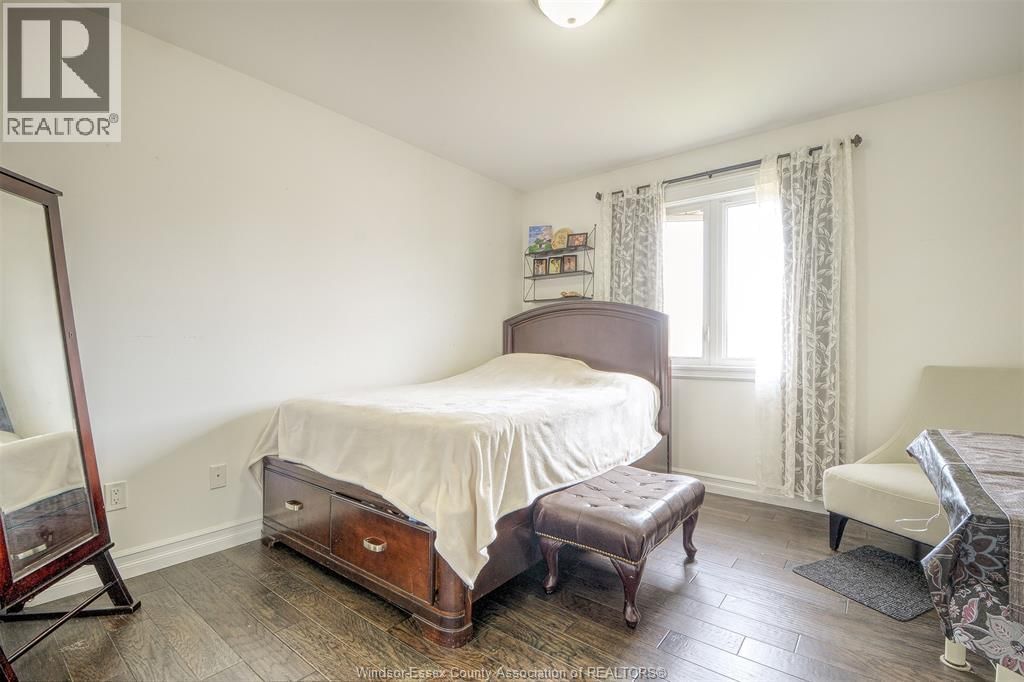 212 ADAMS AVENUE Image 18