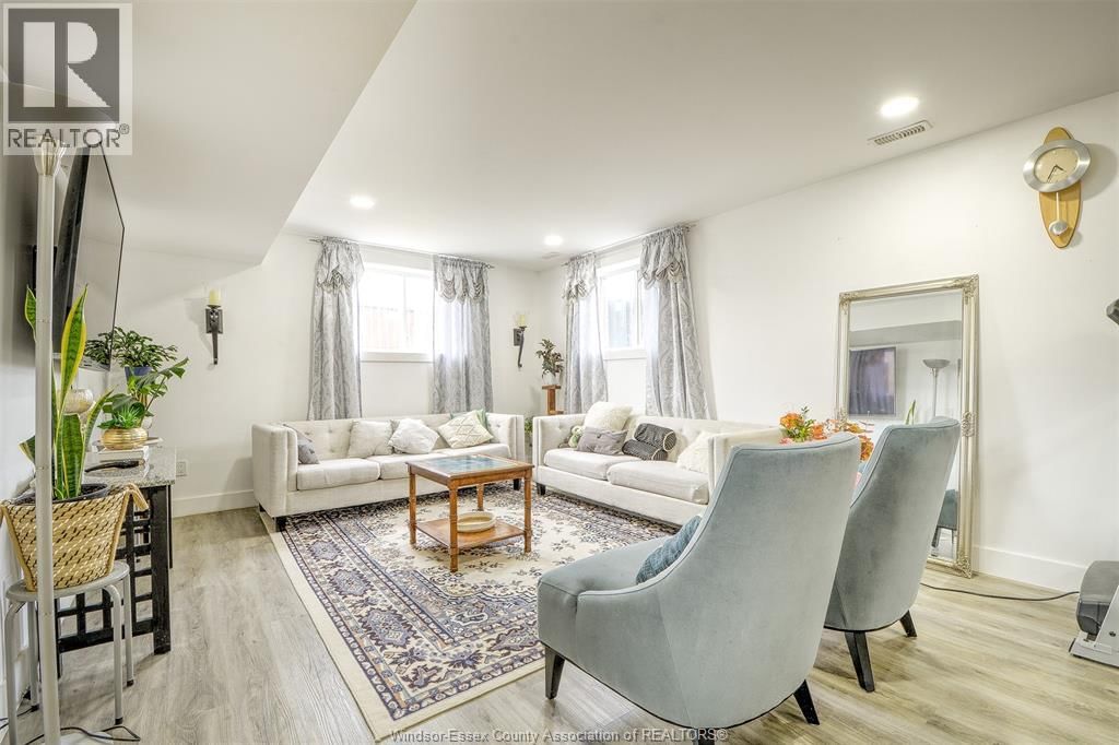 212 ADAMS AVENUE Image 25