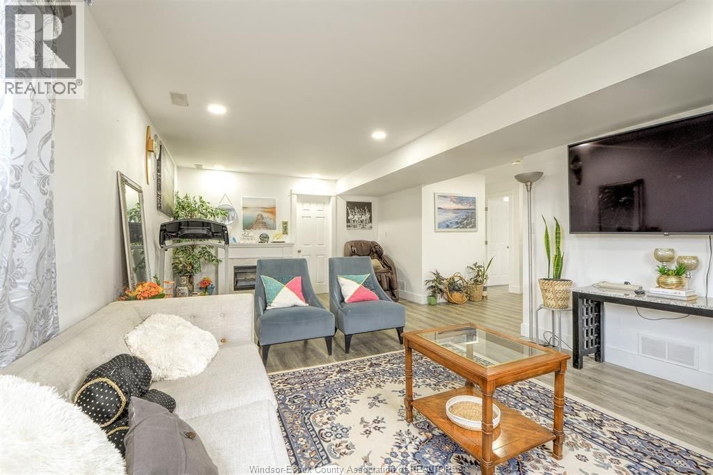 212 ADAMS AVENUE Image 26