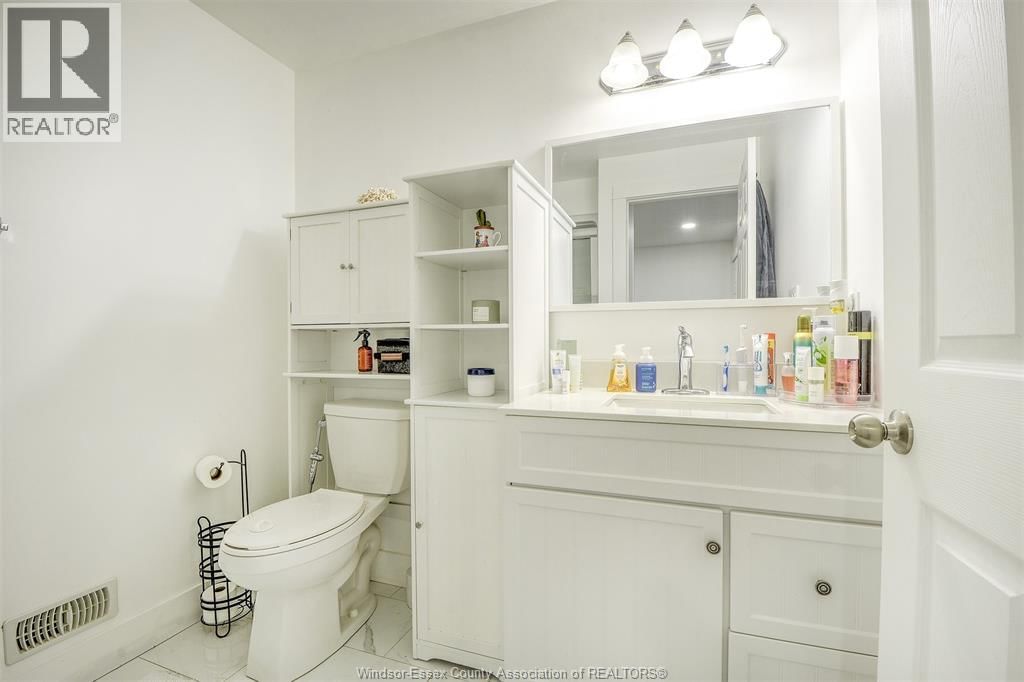 212 ADAMS AVENUE Image 29