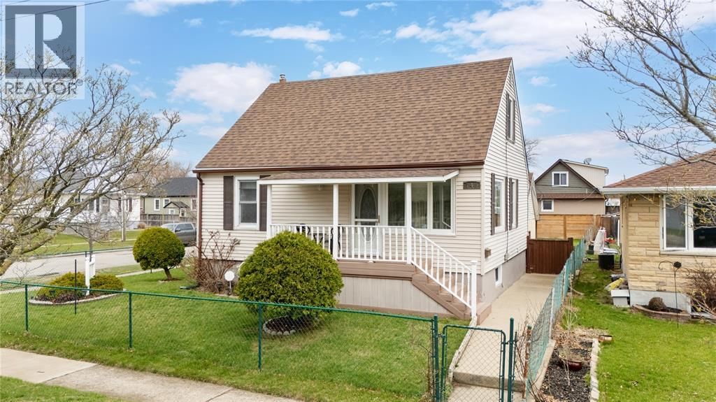 748 ALEXANDER STREET Image 1